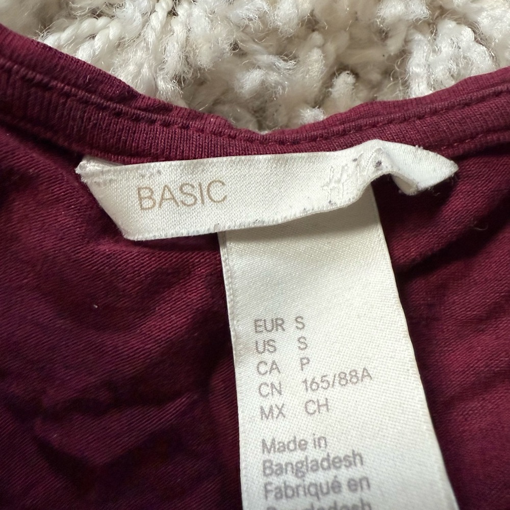 Vibrant Red Tank Top with Sleek Design and Comfort - Picture 5 of 5